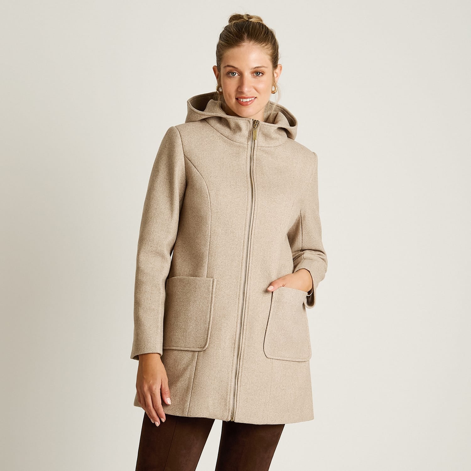 Abrigo Beige Manga Larga Elasticidad Nula Con Forro Calce Normal Tela Plano